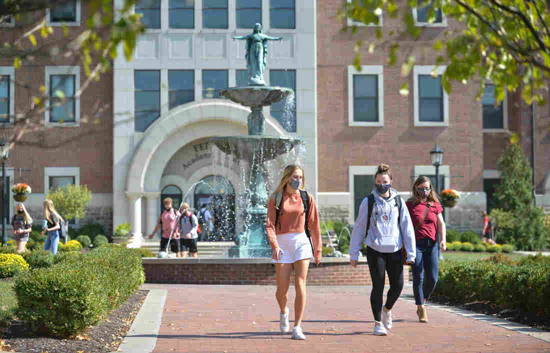 Despite Strains, Small Colleges Find Advantages In Dealing
With COVID-19 On Campus 1