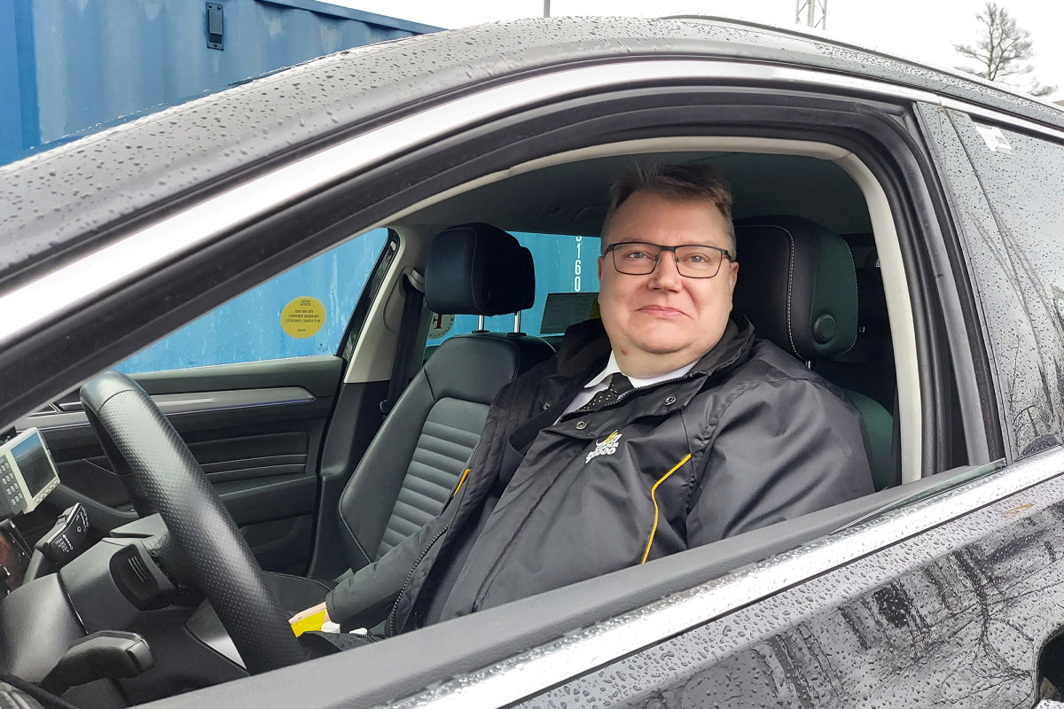 ‘Corona cabbies’ in driving seat of Stockholm’s COVID-19
testing 1