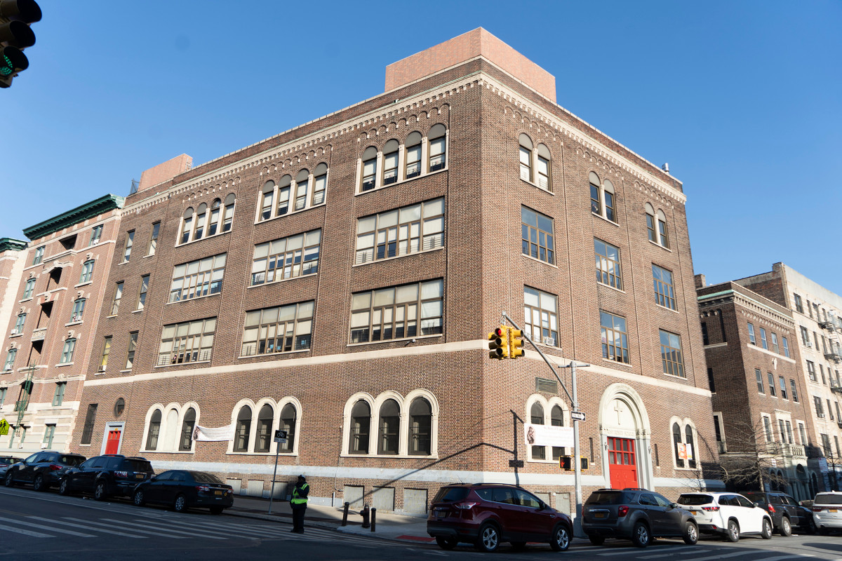 NYC Catholic schools seeing new interest, applications from
public school families 1