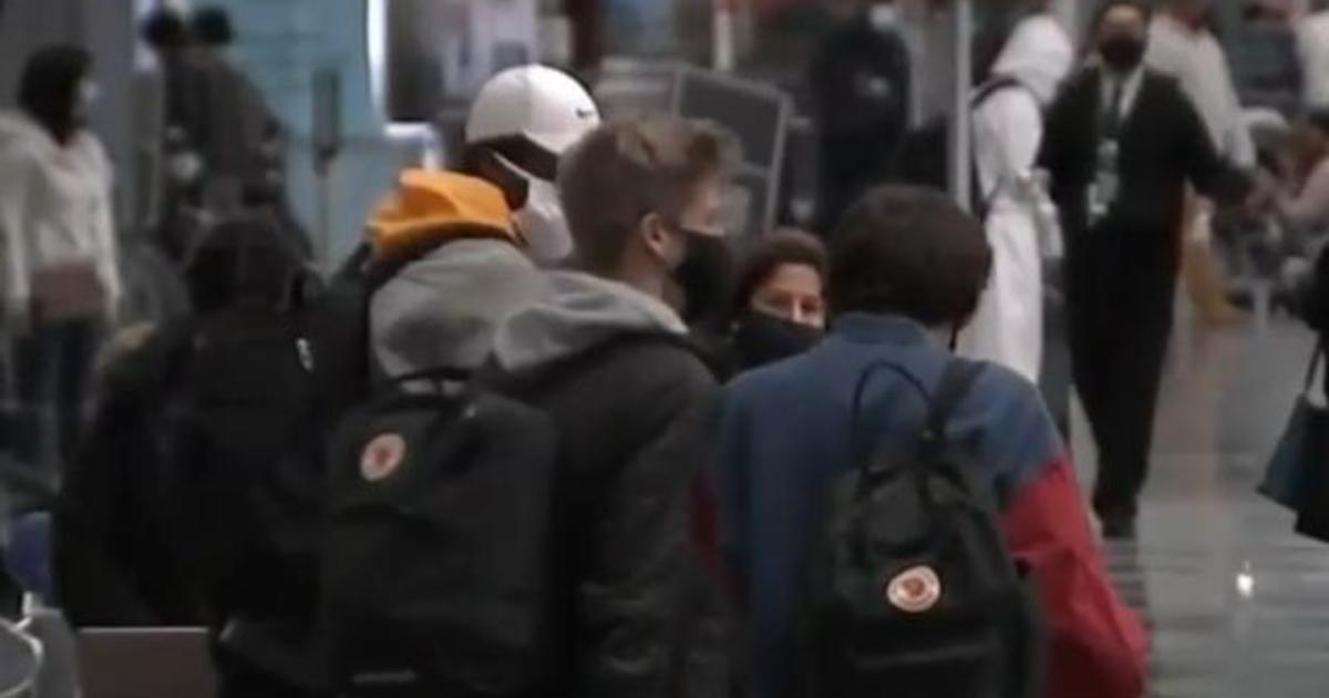 Doctor warns Thanksgiving travelers may have false sense of
security with negative coronavirus test 1