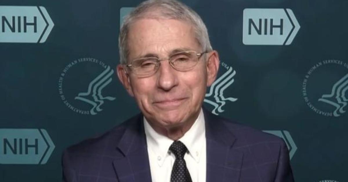 As holidays approach, Fauci discusses COVID-19 "risk/benefit
ratio" 1