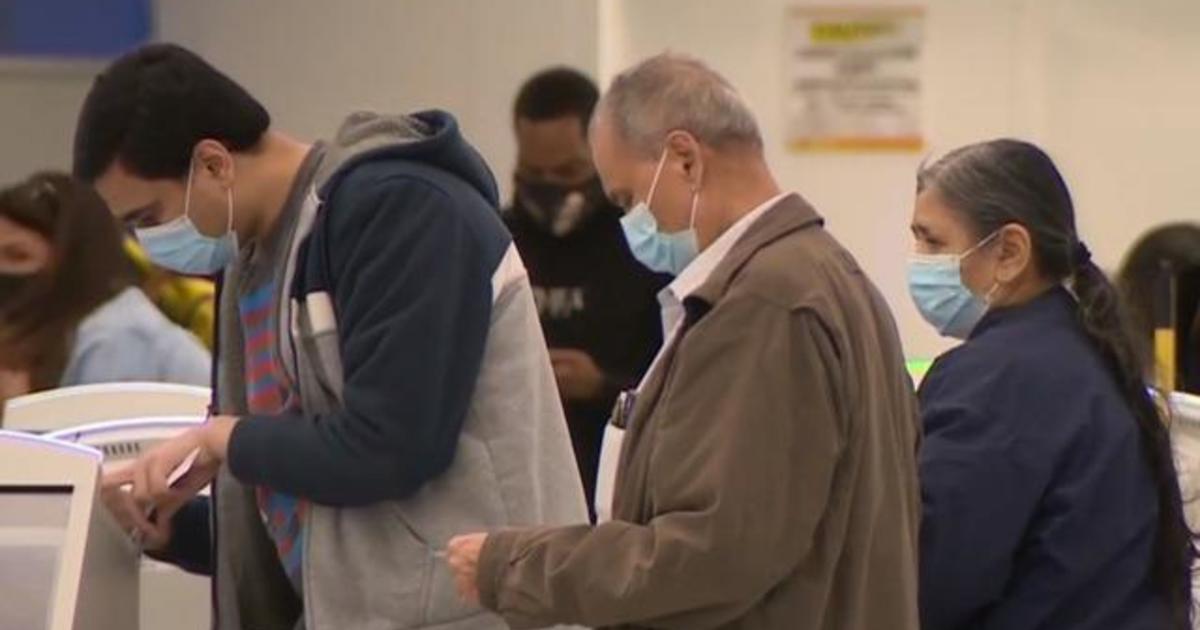 Eye Opener: Americans warned again not to travel for
Thanksgiving 1