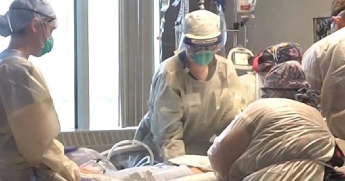 U.S. reports a record 121,888 new COVID-19 cases 1