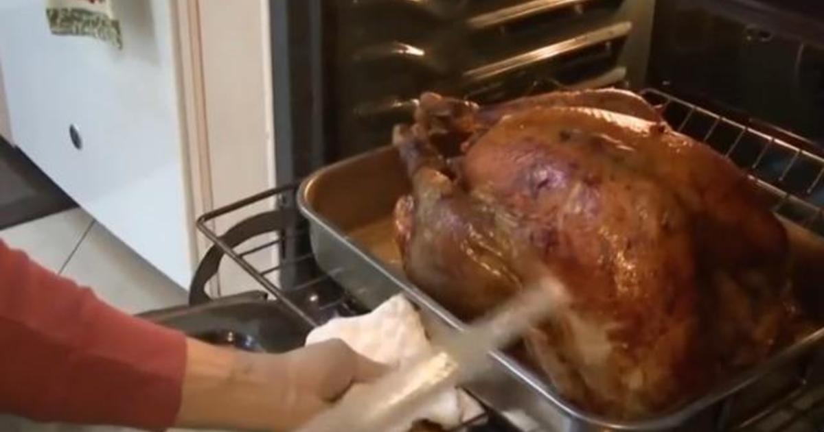 How to cope with the stress of the holidays amid COVID-19
restrictions 1