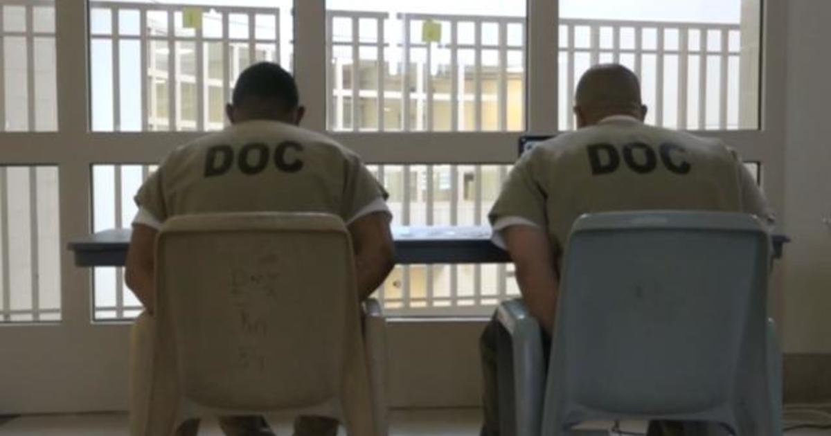"We exploded the curve": How a Chicago jail slashed its
COVID-19 cases 1