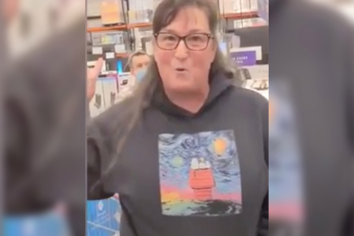 Cops handcuff woman who went on maskless rant in California
Costco 1