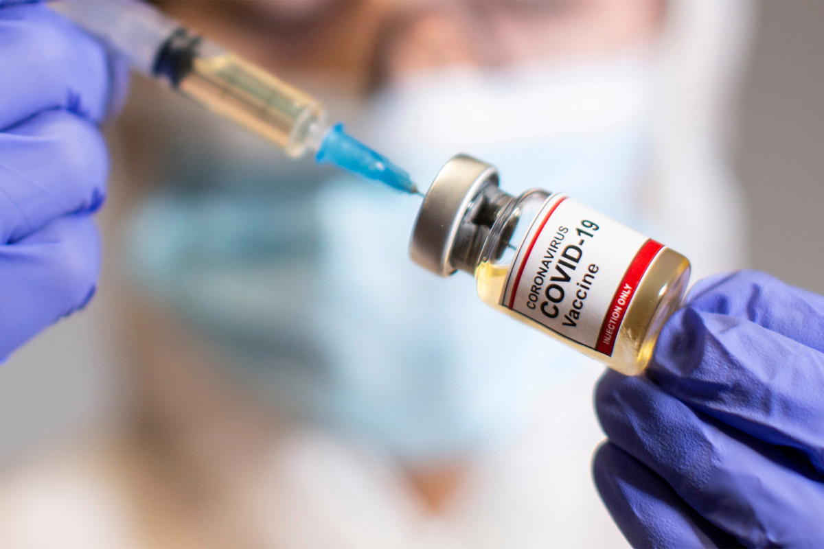 Experts spar over ethical question: Should we be paid to get
COVID-19 shots? 1