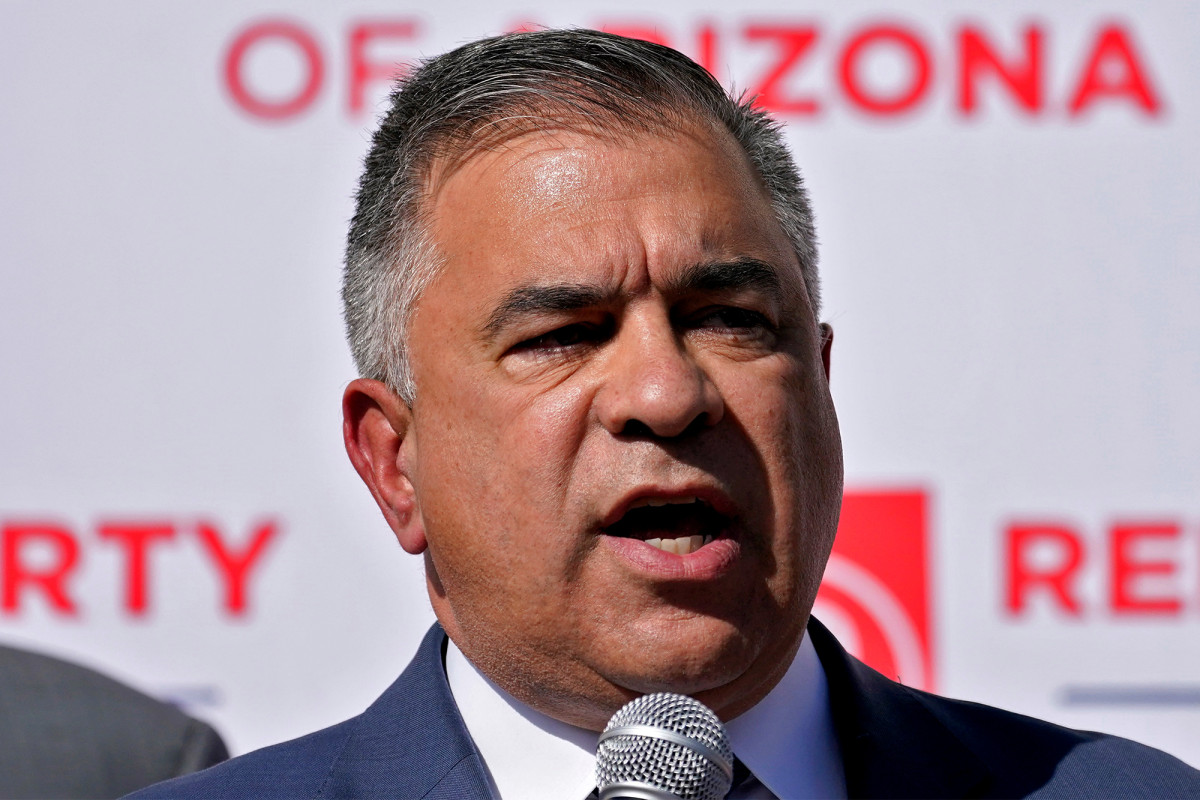 David Bossie, head of Trump campaign legal fight, diagnosed
with COVID-19: report 1