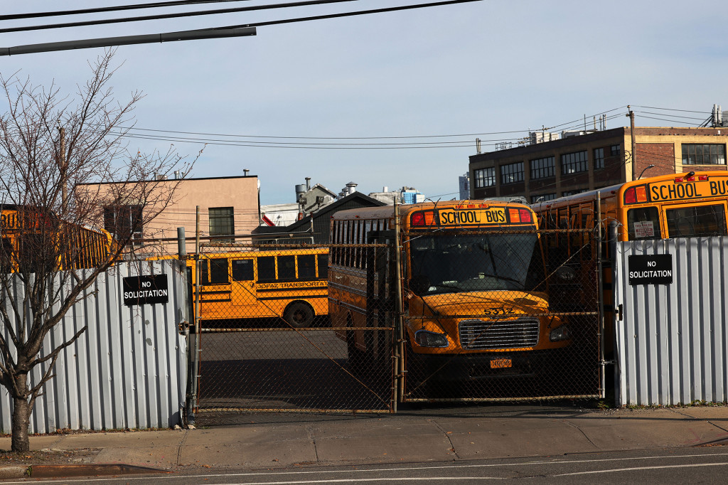 De Blasio admits having no reopening plan for closed NYC
schools 1