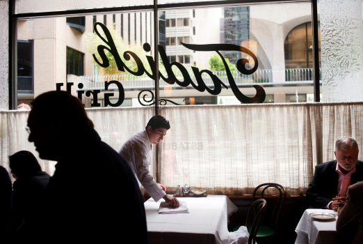 San Francisco’s oldest restaurant puts its reopening on
ice 1