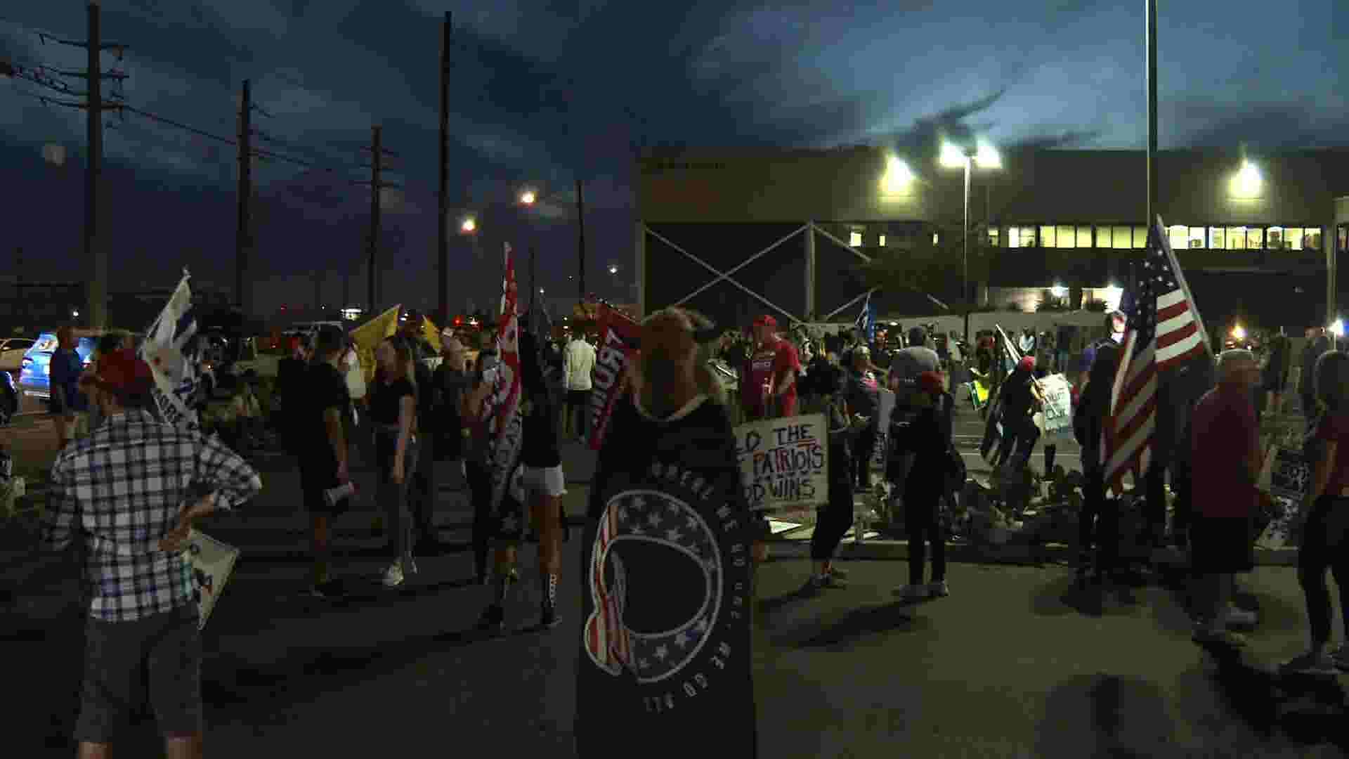 Phoenix protesters want full, fair vote count 1