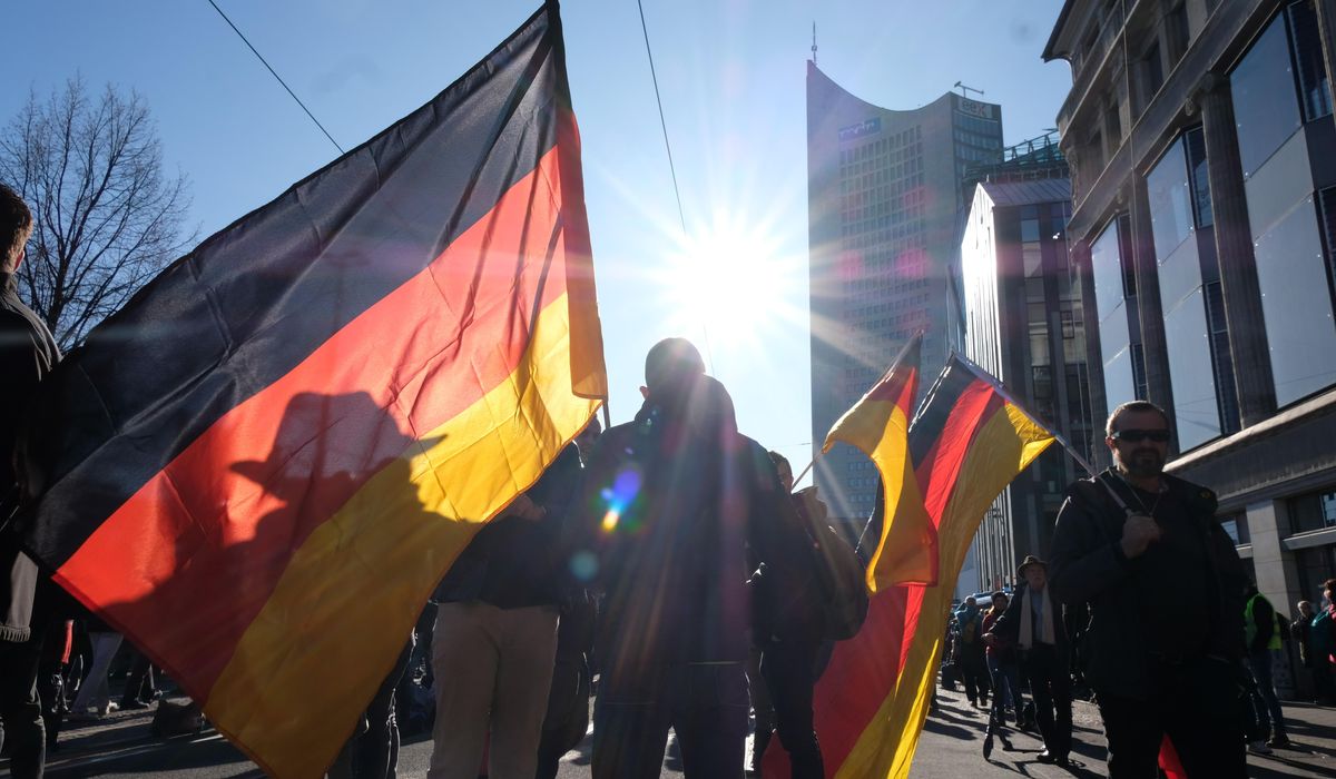 Thousands in Leipzig protest German coronavirus
restrictions 1