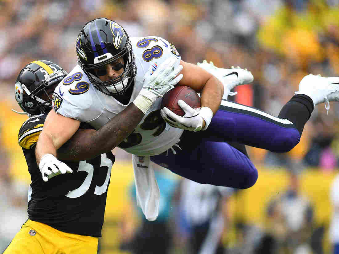 NFL Postpones Steelers-Ravens Thanksgiving Game Due To
Coronavirus Outbreak 1