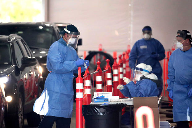 U.S. breaks record for COVID-19 cases in one day 1