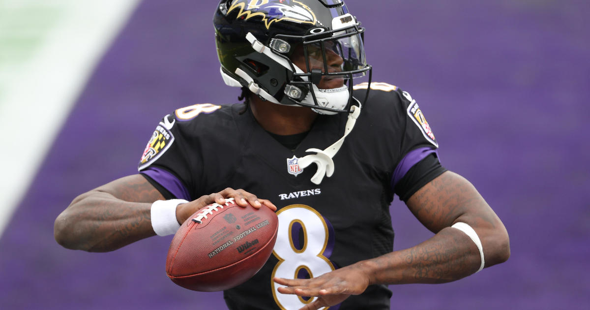 Baltimore Ravens star quarterback tests positive for
COVID-19 1