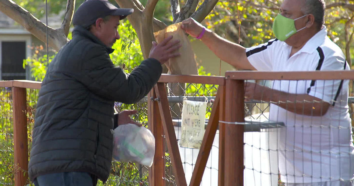 How to help others on Thanksgiving during
coronavirus 1