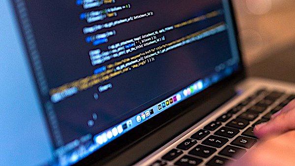 Computer-science department offers new class on race and
gender 1