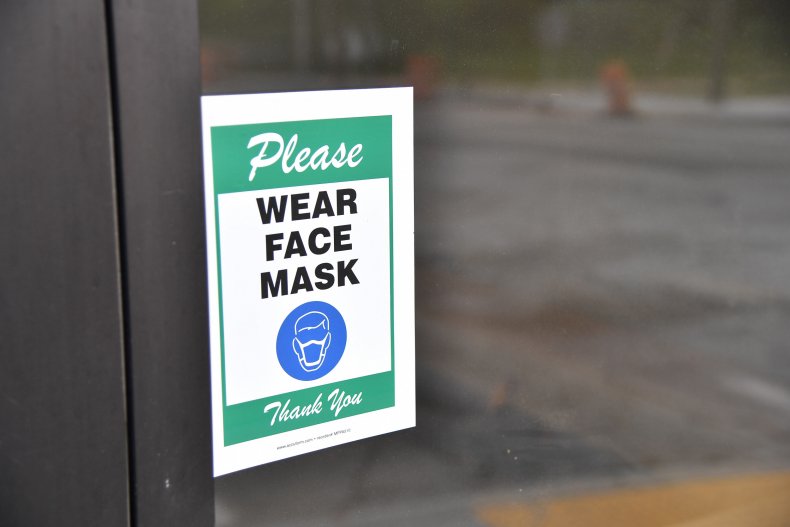 Georgia Woman Hosts Party for Hundreds of Students, Says
Making Them Wear Masks Is Child Abuse 1