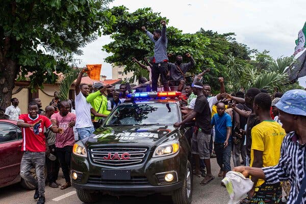 Nigeria Goes on Offensive Against Youth Protesting Police
Brutality 1