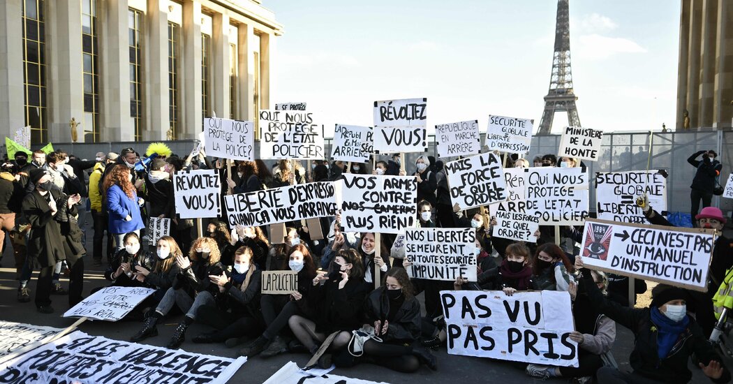 Video of Police Beating Black Man in Paris Fuels Debate on
Filming Officers 1