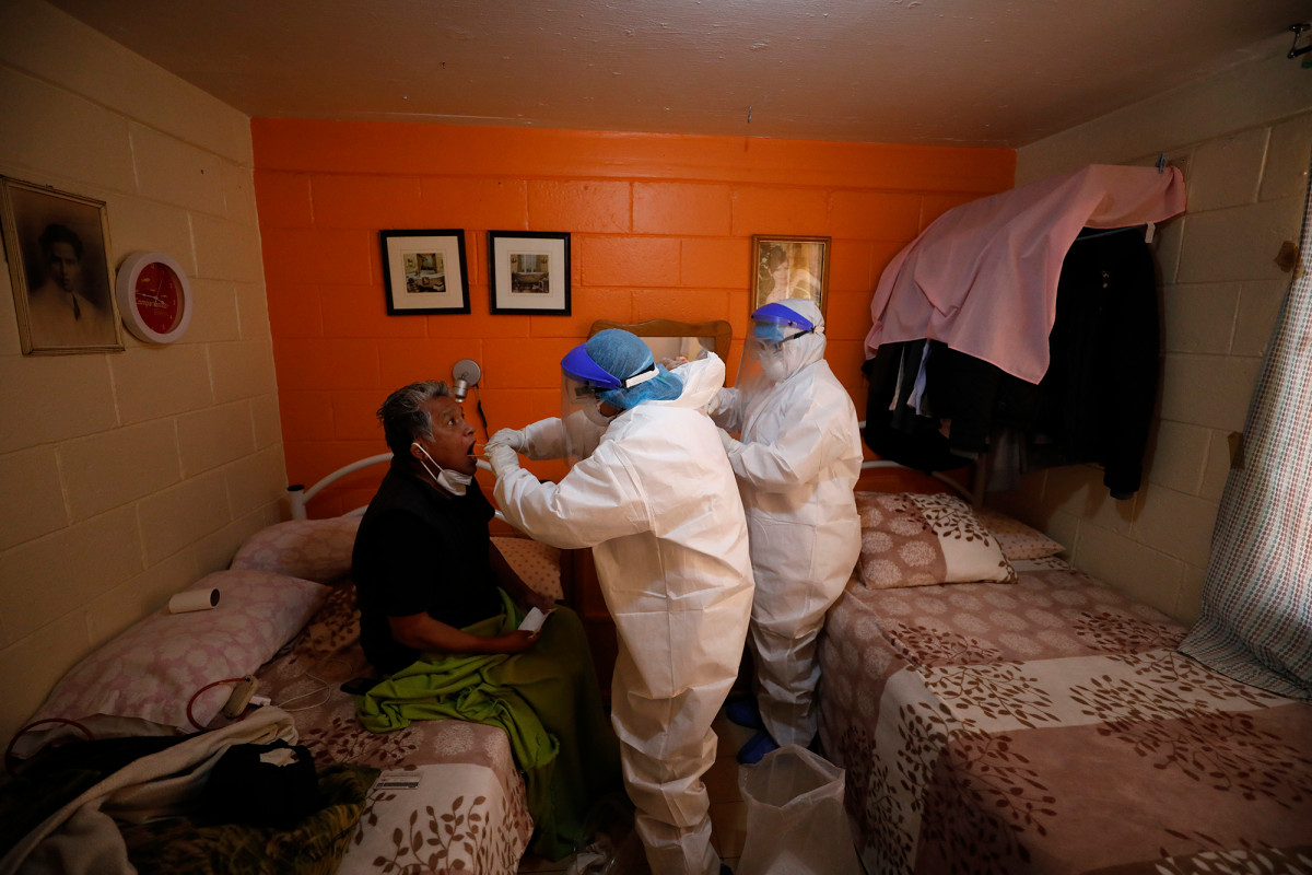 Mexico becomes fourth country to top 100,000 COVID-19
deaths 1