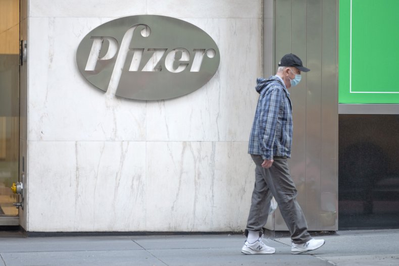 Pfizer COVID-19 Vaccine Was 'Never Part' of Trump's
Operation Warp Speed, Says Research Head 1