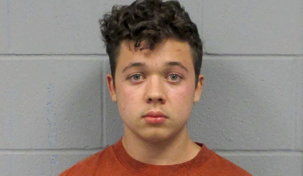 Illinois teen charged in protest slayings posts $2M
bail 1