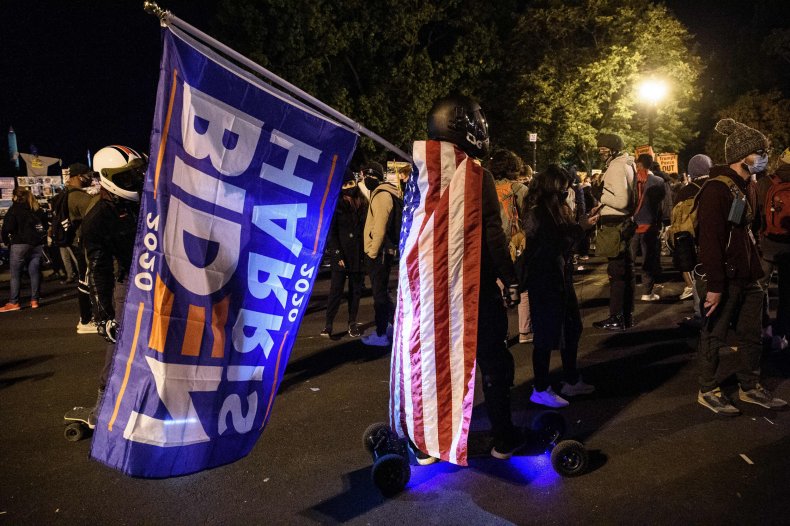 White House Protesters Hit Man Shouting 'All Lives Matter'
With Baseball Bat 1