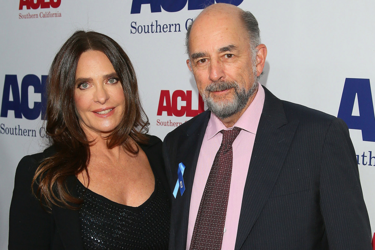 ‘West Wing’ actor Richard Schiff tests positive for
COVID-19 1