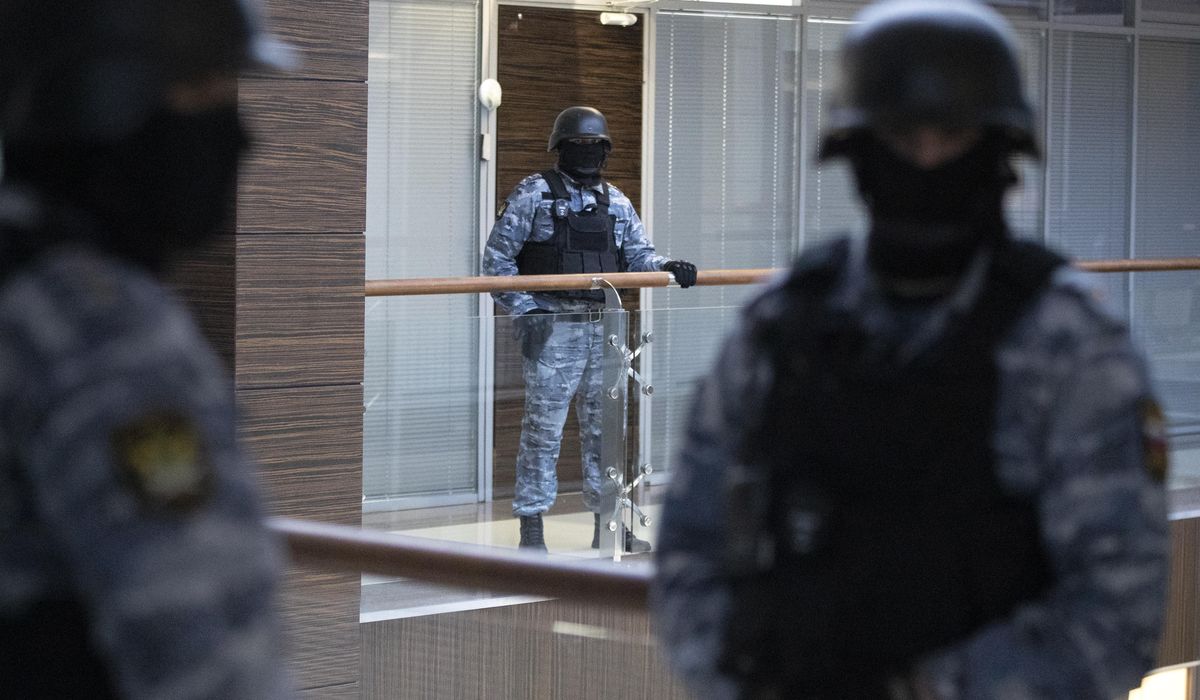Moscow office of Navalny's organization searched during
raid 1