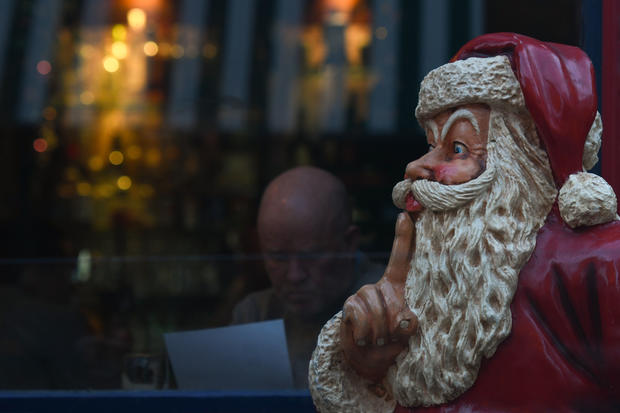 Ireland declares Santa's work "essential" so he can dodge
quarantine 1