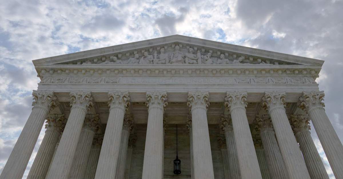 Supreme Court blocks NY coronavirus restrictions on houses
of worship 1