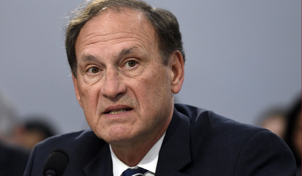 Samuel Alito weighs in on coronavirus crackdowns in
Federalist Society address 1