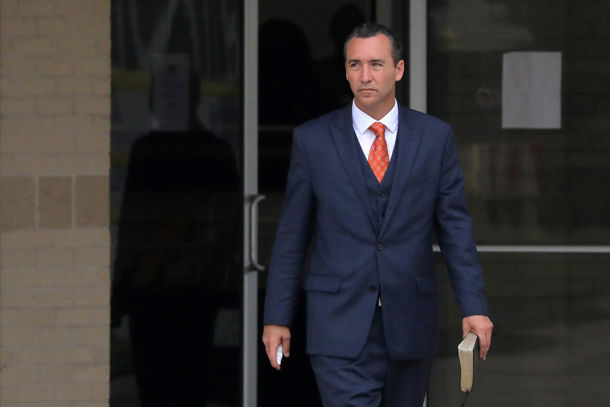 Louisiana pastor charged with COVID-19 violation seeks
emergency relief 1