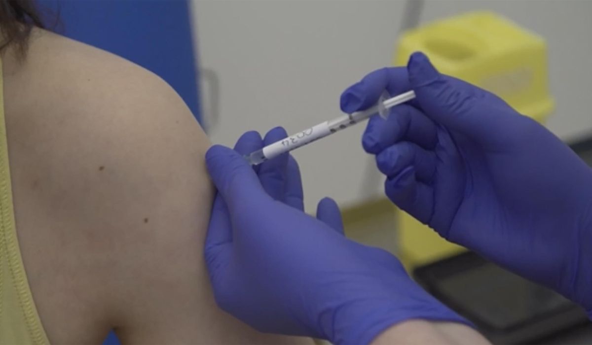 Oxford scientists expect COVID-19 vaccine data by
Christmas 1