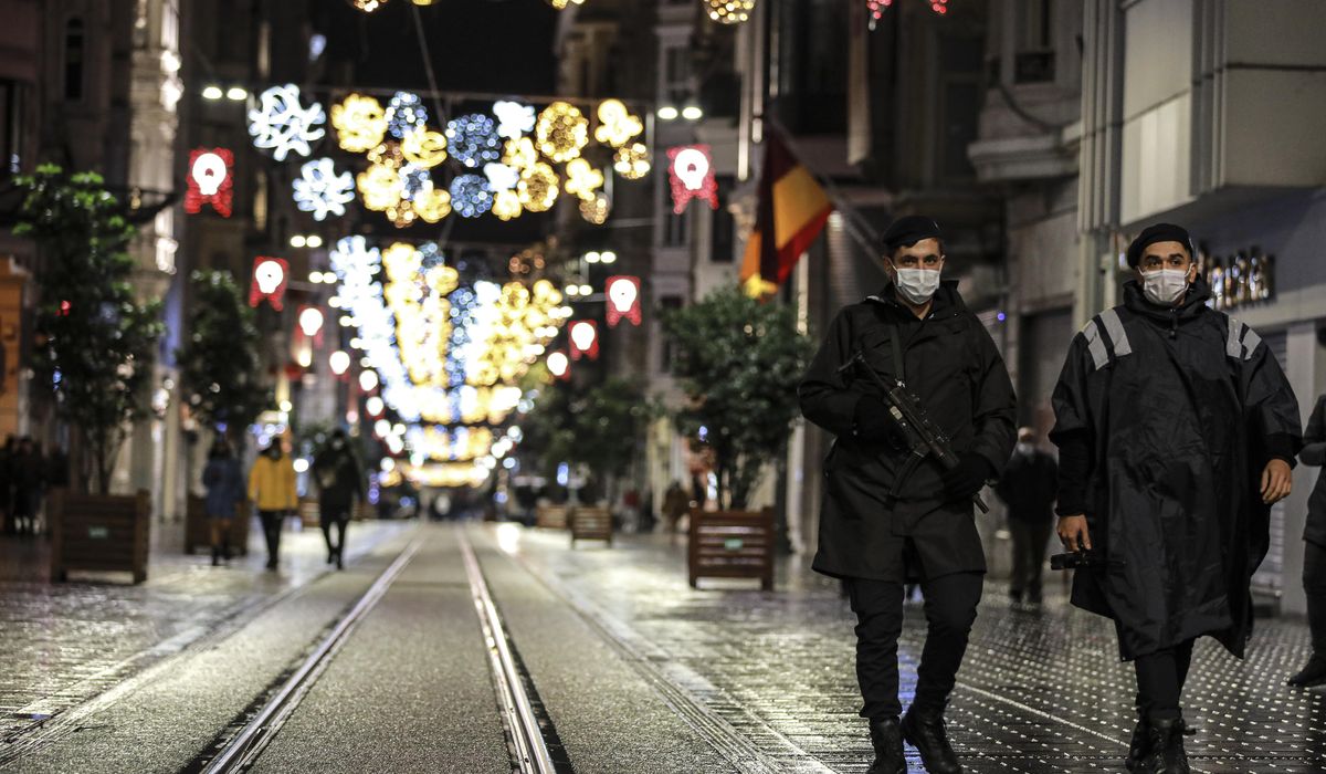 Turkey's COVID-19 numbers at record levels for second
day 1