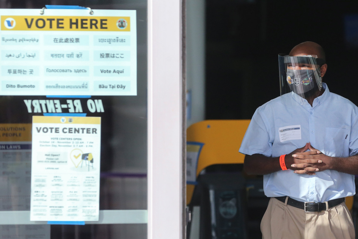 CDC says people sick with COVID-19 can break quarantine to
vote in-person 1