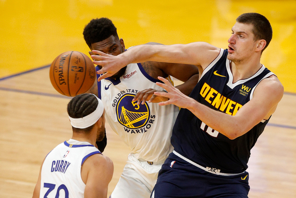Nuggets drop preseason opener despite Nikola Jokic’s
brilliance, Facundo Campazzo’s strong impression 1 Nuggets drop preseason opener despite Nikola Jokic’s
brilliance, Facundo Campazzo’s strong impression 1