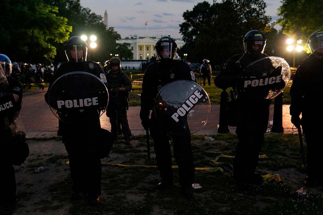 Man Who Sheltered D.C. Protesters From Police Named One of
Time's 'Heroes of 2020' 1 Man Who Sheltered D.C. Protesters From Police Named One of
Time's 'Heroes of 2020' 1