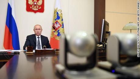 Putin orders Russian officials to start large-scale Covid-19
vaccination campaign 1