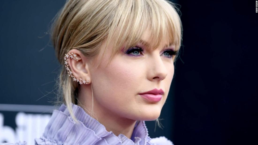 Taylor Swift on her secret boyfriend and how she spent
quarantine early days 1