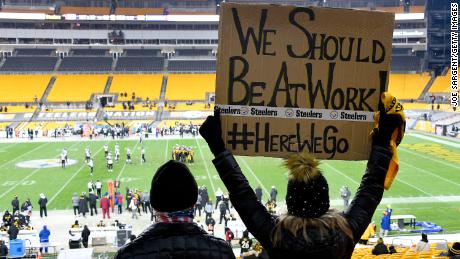 NFL charging ahead with Super Bowl dreams as Covid-19
threatens to derail path to Tampa 1