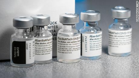 US sets Covid-19 case, hospitalization and death records
ahead of key meeting for Moderna's vaccine 1