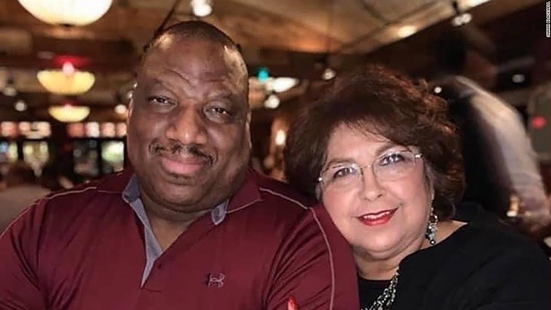 Married couple, both teachers, die of Covid-19 while holding
hands with their children 1