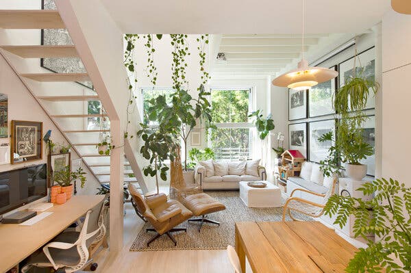 A Family of Four and a Home Office, in 660 Square
Feet? 1