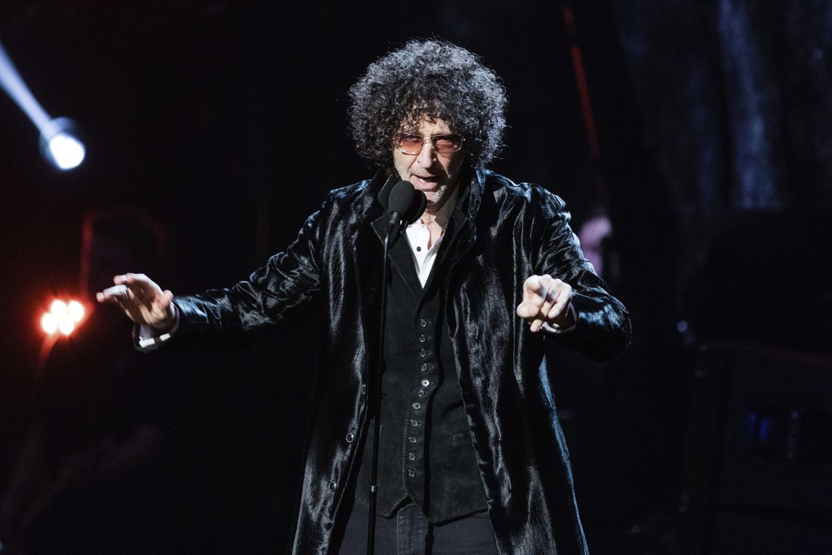 Howard Stern: Trump’s COVID-19 handling is
‘treasonous’ 1