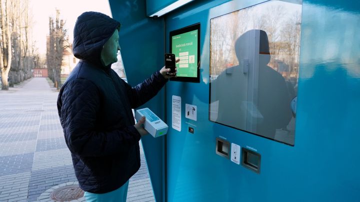 Latvia To Roll Out COVID-19 Tests Via Vending
Machine 1