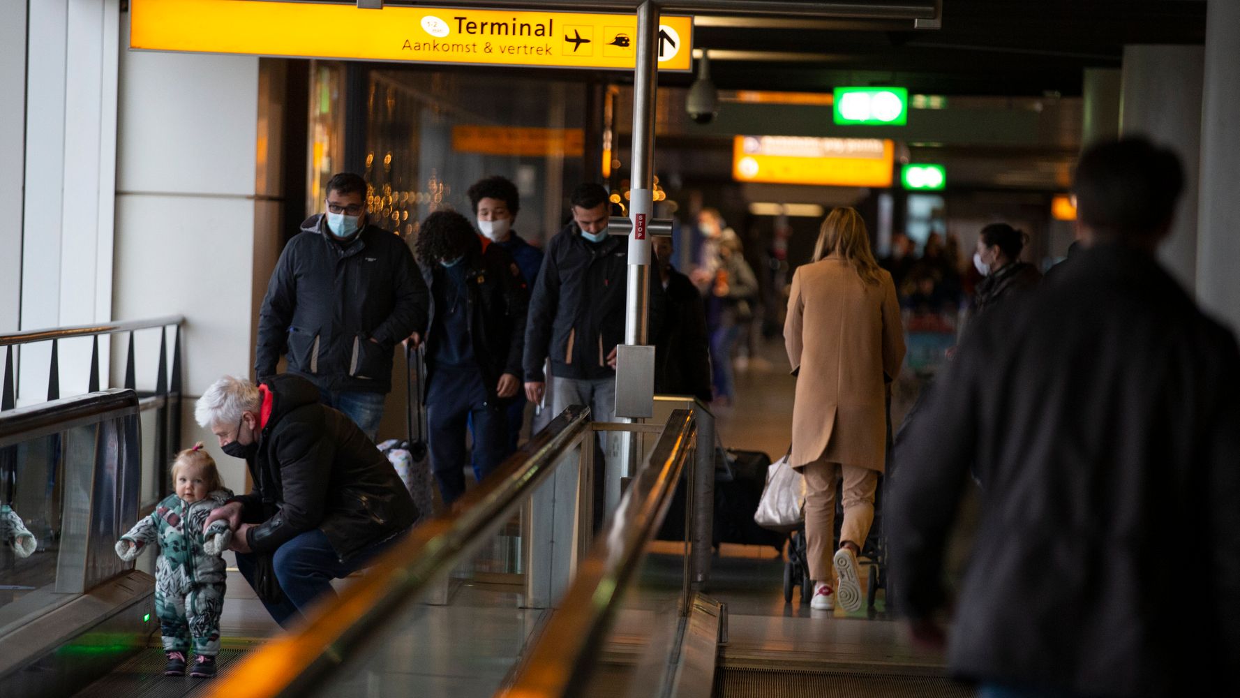 EU Countries Ban UK Flights Over COVID-19 Mutation
Fears 1