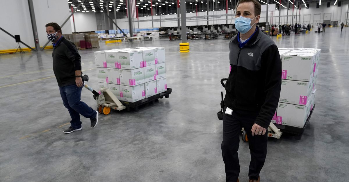 Moderna’s COVID-19 vaccine shipments being prepped after FDA
approval 1