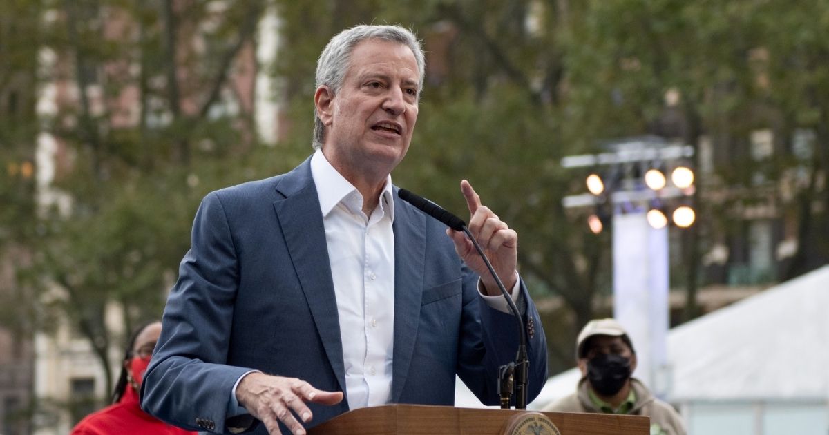 Bill de Blasio Says NYC Schools’ Goal Is To ‘Redistribute
Wealth’ 1